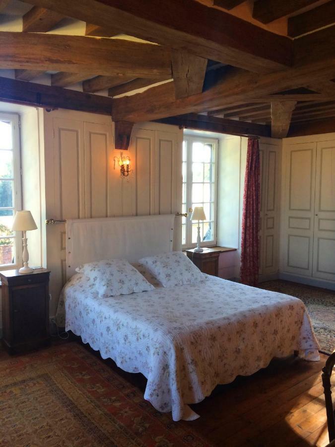 Chateau De Fleury La Foret Bed & Breakfast Igoville Exterior photo
