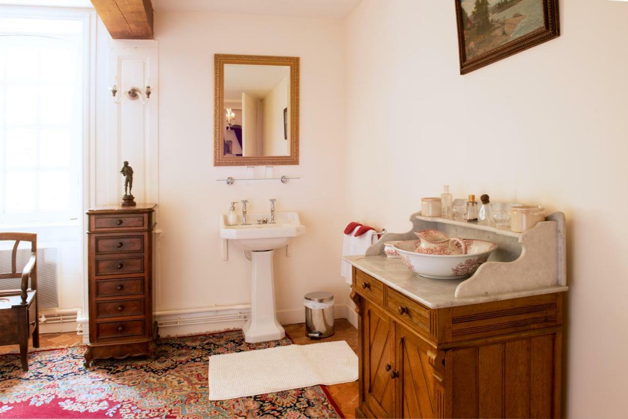 Chateau De Fleury La Foret Bed & Breakfast Igoville Exterior photo